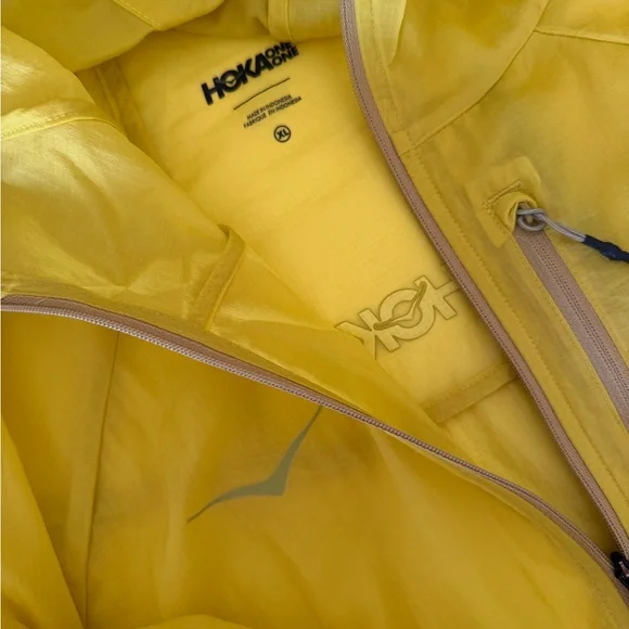 HOKA Skyflow Jacket - Yellow - Men’s XL - Picture 3 of 5
